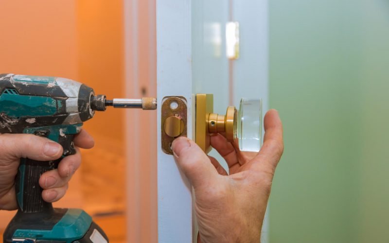 closeup-of-a-professional-locksmith-installing-or-2021-08-29-01-06-56-utc.jpg closeup-of-a-professional-locksmith-installing-or-2021-08-29-01-06-56-utc.jpg